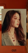 王楚然格纹套装着身舒适感十足沙发写真登杂志写真气质图片
