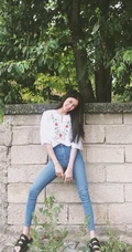 蔡卓宜紧身牛仔裤系列显气质匀称身形曲线生活照写真图片