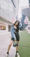 蔡卓宜紧身牛仔裤系列显气质匀称身形曲线生活照写真图片