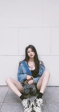 蔡卓宜紧身牛仔裤系列显气质匀称身形曲线生活照写真图片