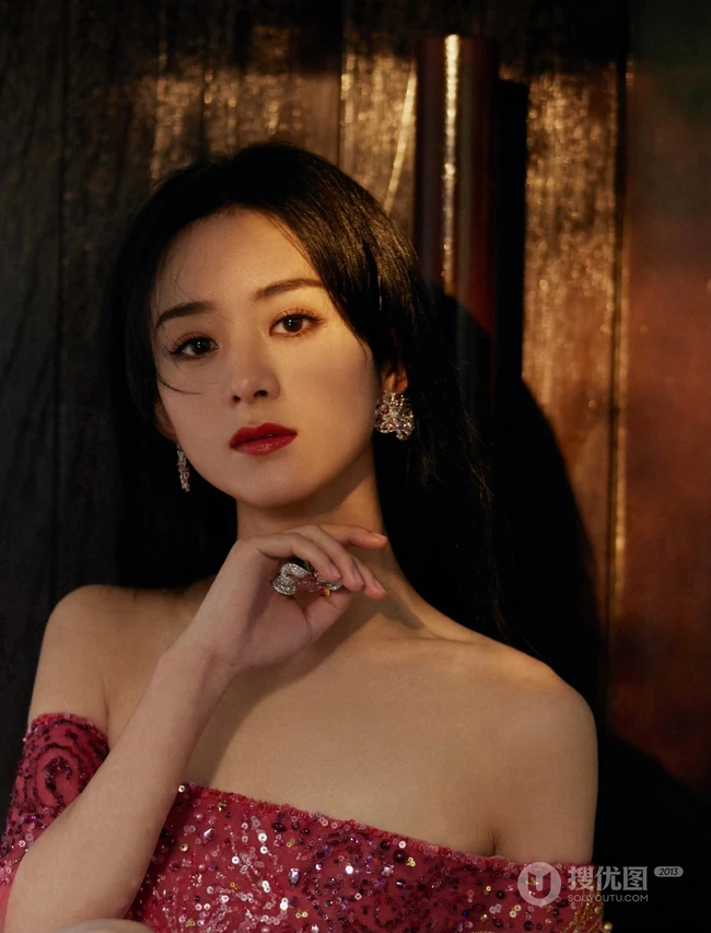 赵丽颖优雅柔美礼裙红裙显气质锁骨写真照片