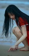 周洁琼复古清新红裙着身户外海边写真照片