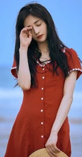 周洁琼复古清新红裙着身户外海边写真照片