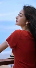 周洁琼复古清新红裙着身户外海边写真照片
