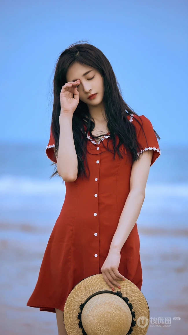 周洁琼复古清新红裙着身户外海边写真照片