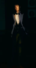 北京籍帅哥刘芮麟金边眼镜搭配黑色礼服帅气高清写真照片
