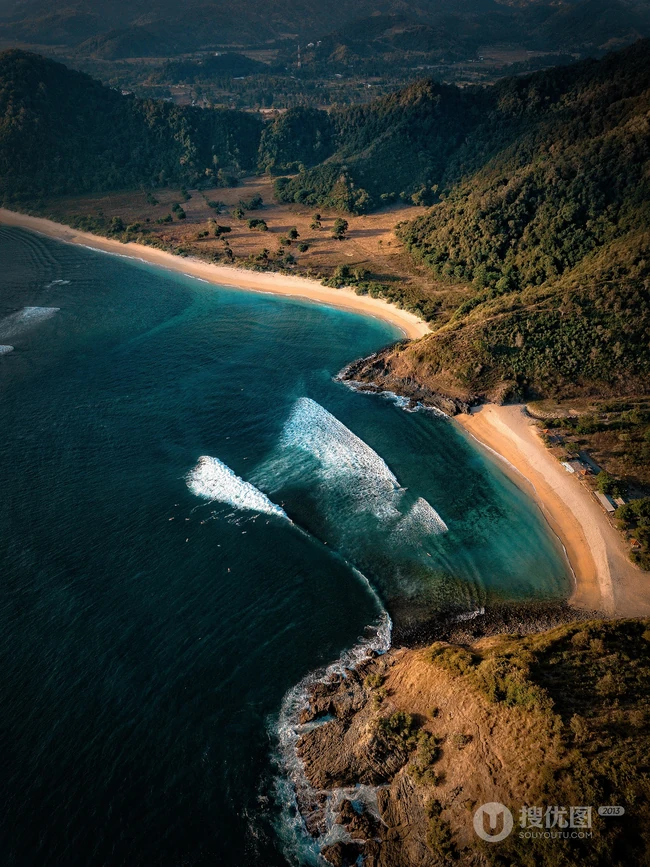 俯瞰视觉下的唯美沙滩 海洋 海岛 海岸线风光景色旅游手机壁纸图片