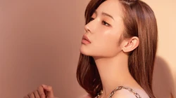 美少女张婕婕性感养眼粉色吊带衣高清微距摄影壁纸美图