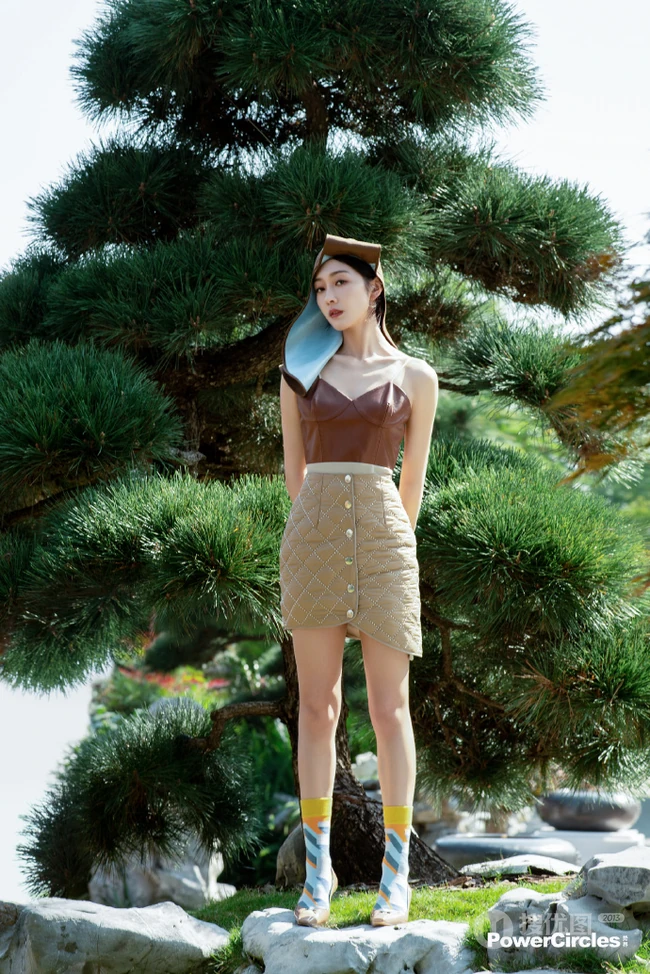 女生宣璐气质优雅户外森系柔美时尚动人写真照片