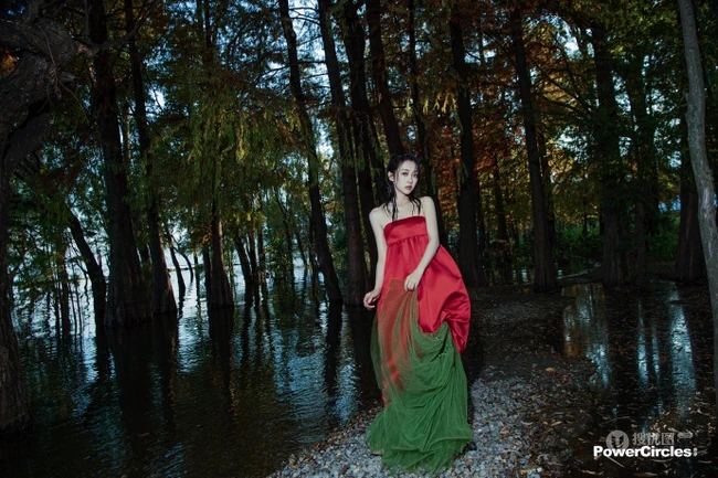 女生宣璐气质优雅户外森系柔美时尚动人写真照片