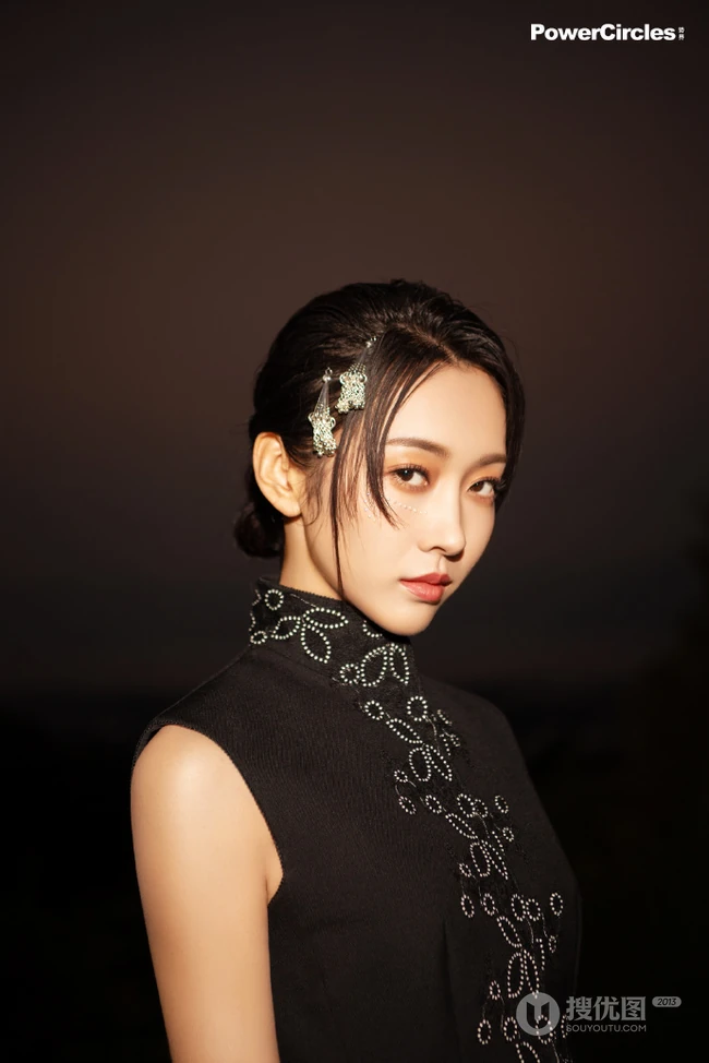 女生宣璐气质优雅户外森系柔美时尚动人写真照片