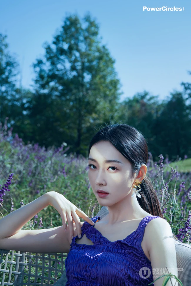 女生宣璐气质优雅户外森系柔美时尚动人写真照片
