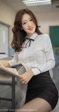 窈窕淑女，君子好逑，气质时尚女生教师白衫黑裙制服袜装教室教课写真套图