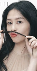 邱淑贞女儿沈月ELLE杂志最新写真，笑容甜美，可爱动人
