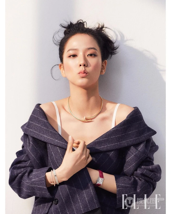 BLACKPINK成员金智秀ELLE杂志写真照片