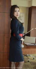 长发气质微胖身材凹凸有致女生郑颖姗气质深袜空乘制服办公室写真图片