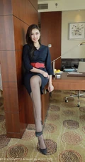 长发气质微胖身材凹凸有致女生郑颖姗气质深袜空乘制服办公室写真图片