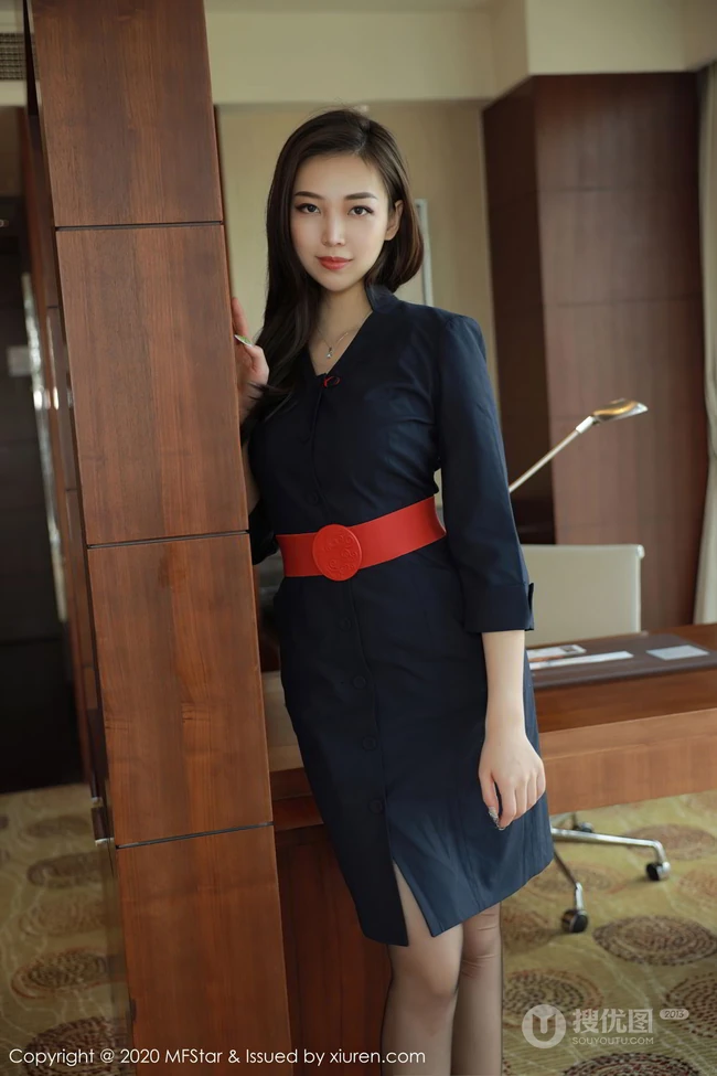 长发气质微胖身材凹凸有致女生郑颖姗气质深袜空乘制服办公室写真图片