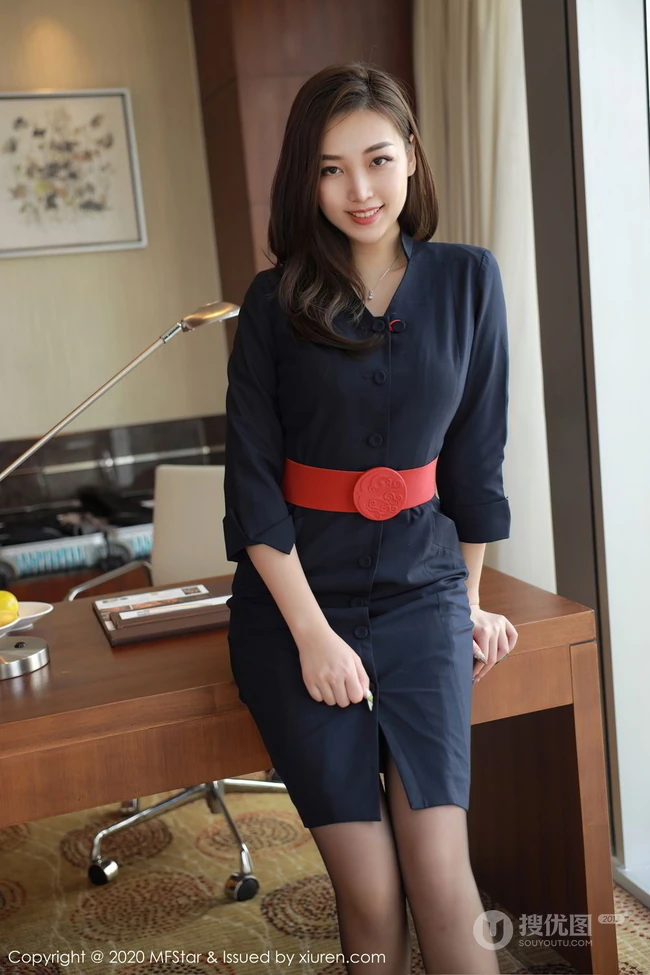 长发气质微胖身材凹凸有致女生郑颖姗气质深袜空乘制服办公室写真图片