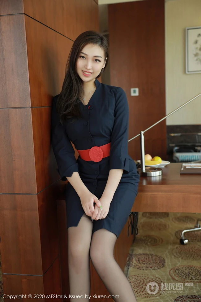 长发气质微胖身材凹凸有致女生郑颖姗气质深袜空乘制服办公室写真图片