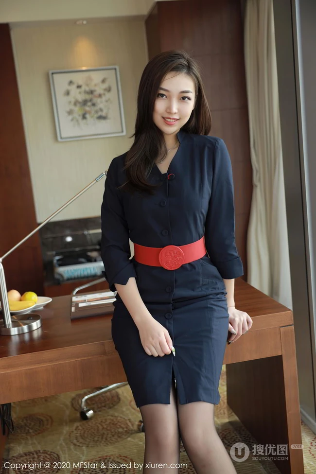 长发气质微胖身材凹凸有致女生郑颖姗气质深袜空乘制服办公室写真图片