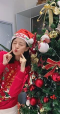 乔欣圣诞衣帽穿着可爱五连拍美照
