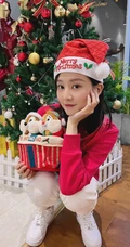 乔欣圣诞衣帽穿着可爱五连拍美照