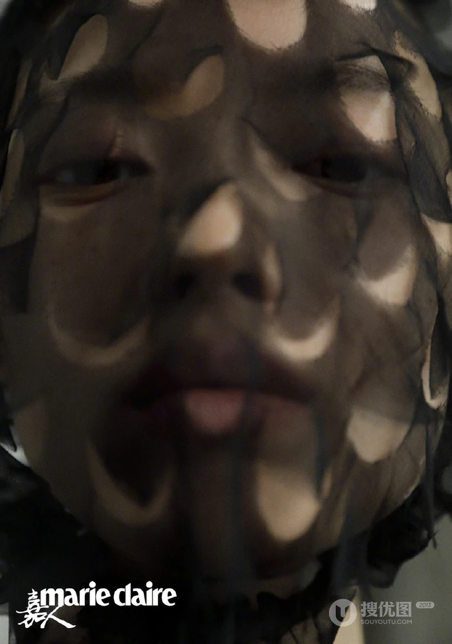 刘诗诗，倪妮双生嘉人杂志写真大片，慵懒气质，眼神动人，表现力十足