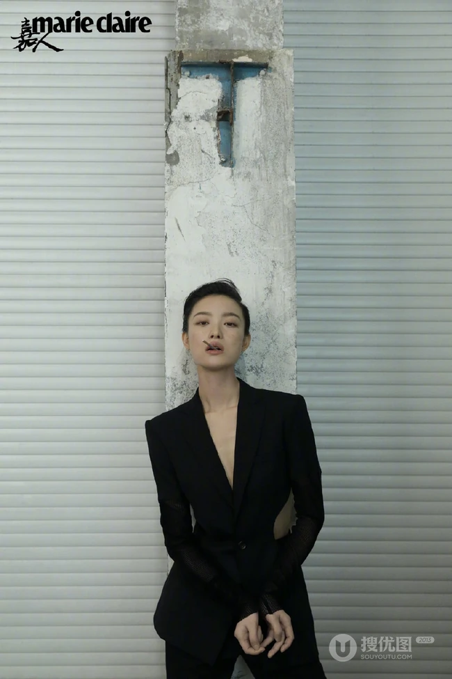 刘诗诗，倪妮双生嘉人杂志写真大片，慵懒气质，眼神动人，表现力十足