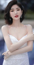 毛晓彤气质V领闪闪亮片肩带露背礼服裙装着身气质大方写真美照