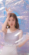 身段苗条，娇小可爱大眼萌少女紧身死库水系列游泳泳池系列写真照
