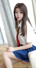 气质清纯少女梦梵演绎白衣蓝裙JK制服系列沙发写真套图