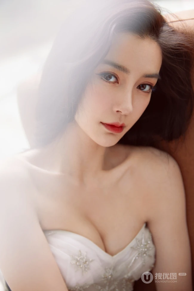 Angelababy杨颖气质V领礼裙白裙礼服仙气飘飘气质写真照片