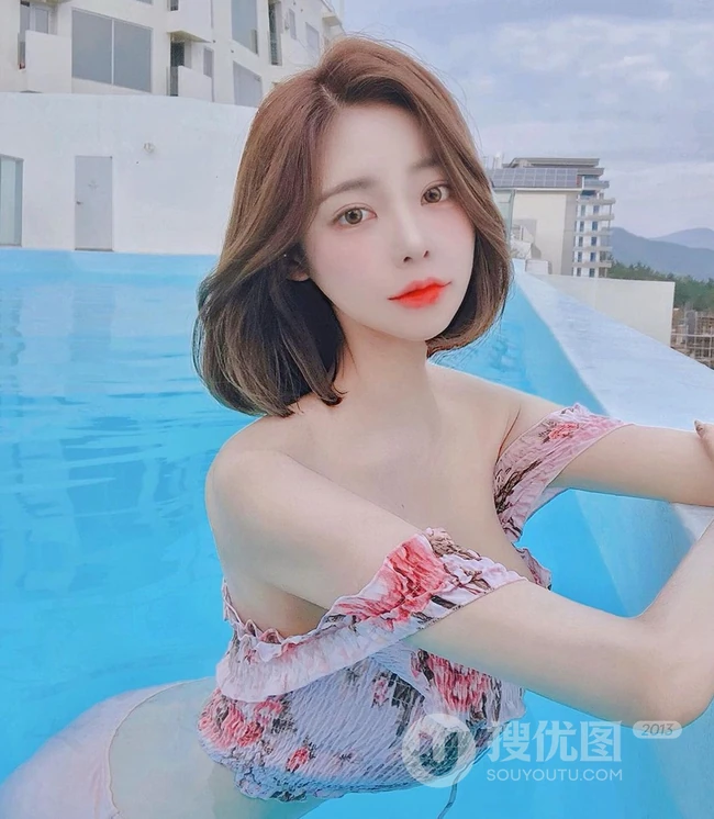 动人的齐肩遮耳微卷短发漂亮少女清新动人生活照写真图片参考 第13张