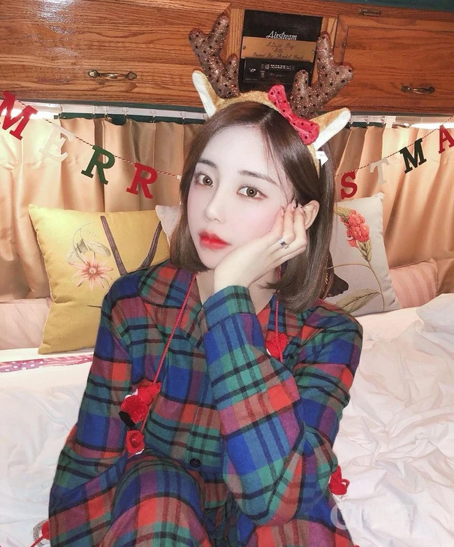 动人的齐肩遮耳微卷短发漂亮少女清新动人生活照写真图片参考 第3张