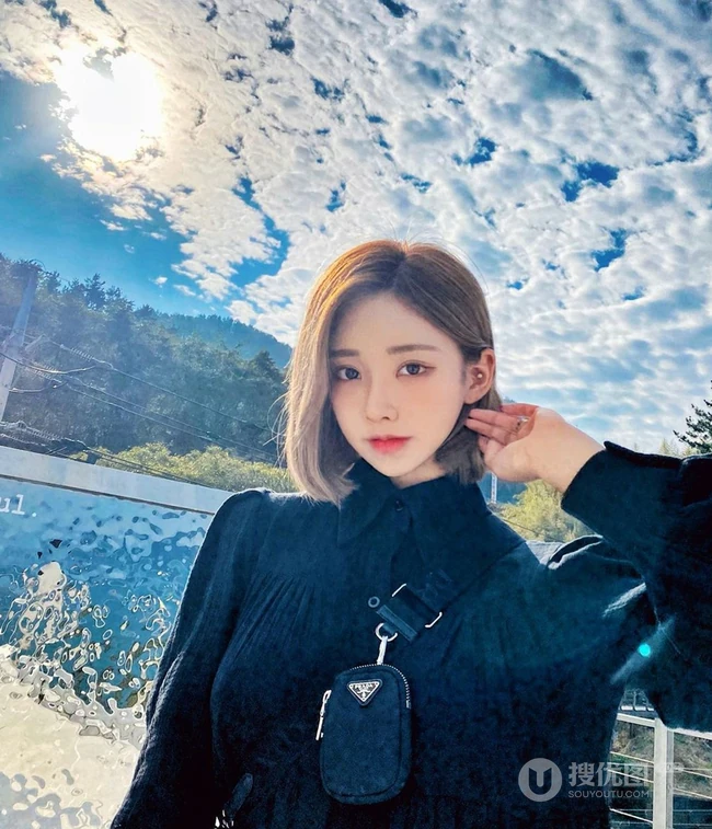 动人的齐肩遮耳微卷短发漂亮少女清新动人生活照写真图片参考 第16张
