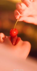 林中，吊室内 白衣三角裤气质少女慵懒动人艺术摄影写真图片