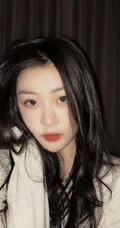 台湾流行乐女歌手王承渲微博晒最新可爱自拍照，自侃文案难写，求标题