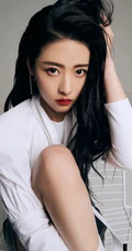 SNH48女生成员孙芮行时尚，魅力，优雅写真照片