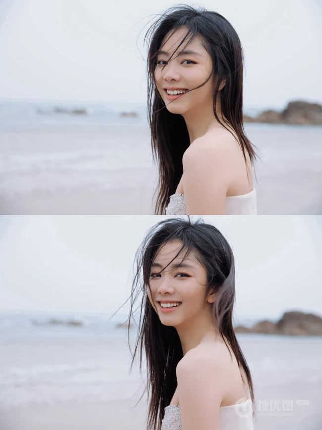 谭松韵气质仙气白色礼裙长裙海边浪漫写真美照