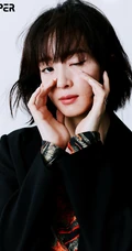 胡冰卿酷美高冷时尚黑色系穿衣风格登电子杂志封面写真照