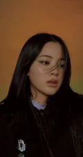 欧阳娜娜&ldquo;非范式&rdquo;个性雀斑妆青春靓丽杂志写真封面照
