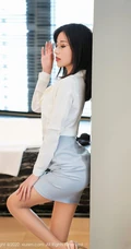 模特仓井优香白衫蓝裙袜装职业秘书装扮 眼镜OL气质优美室内写真套图