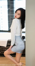 模特仓井优香白衫蓝裙袜装职业秘书装扮 眼镜OL气质优美室内写真套图
