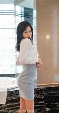 模特仓井优香白衫蓝裙袜装职业秘书装扮 眼镜OL气质优美室内写真套图