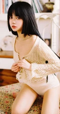 齐刘海漂亮少女镂空衣短裤家居服气质室内如电影般质感复古画面写真图集