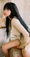 齐刘海漂亮少女镂空衣短裤家居服气质室内如电影般质感复古画面写真图集
