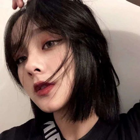 12张时尚靓丽的90后女生真人网图女生微信头像图片