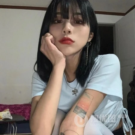 12张时尚靓丽的90后女生真人网图女生微信头像图片