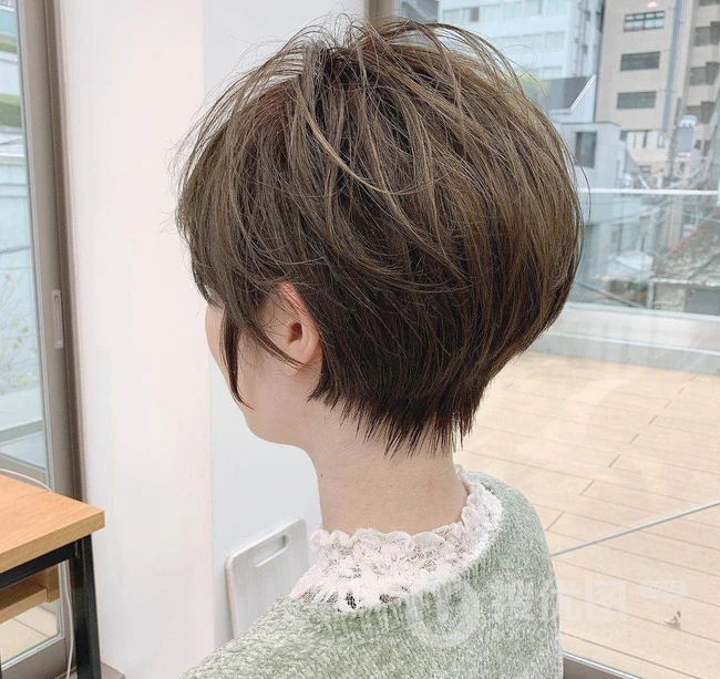 2021最新14款既洋气又减龄的时尚好看短发女生造型发型图片对比参考 第12张
